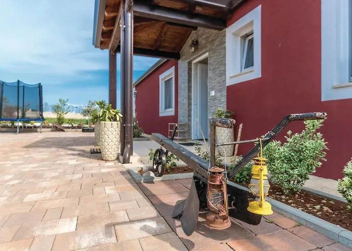 Prázdninový dům Cozy In Novigrad With Wifi *