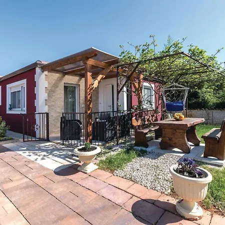 4 Bedroom Cozy In Novigrad Novigrad (Istria)