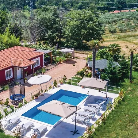 4 Bedroom Cozy In Novigrad Novigrad (Istria)