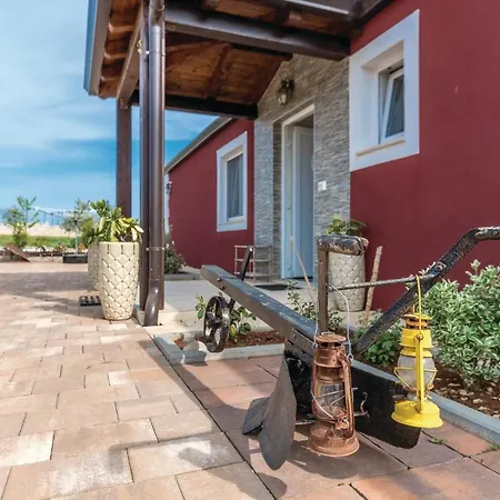 Holiday home 4 Bedroom Cozy In Novigrad *