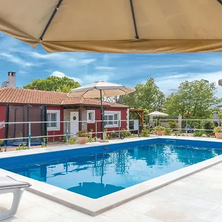 Holiday home 4 Bedroom Cozy In Novigrad *